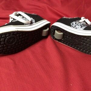 HEELY youth shoes